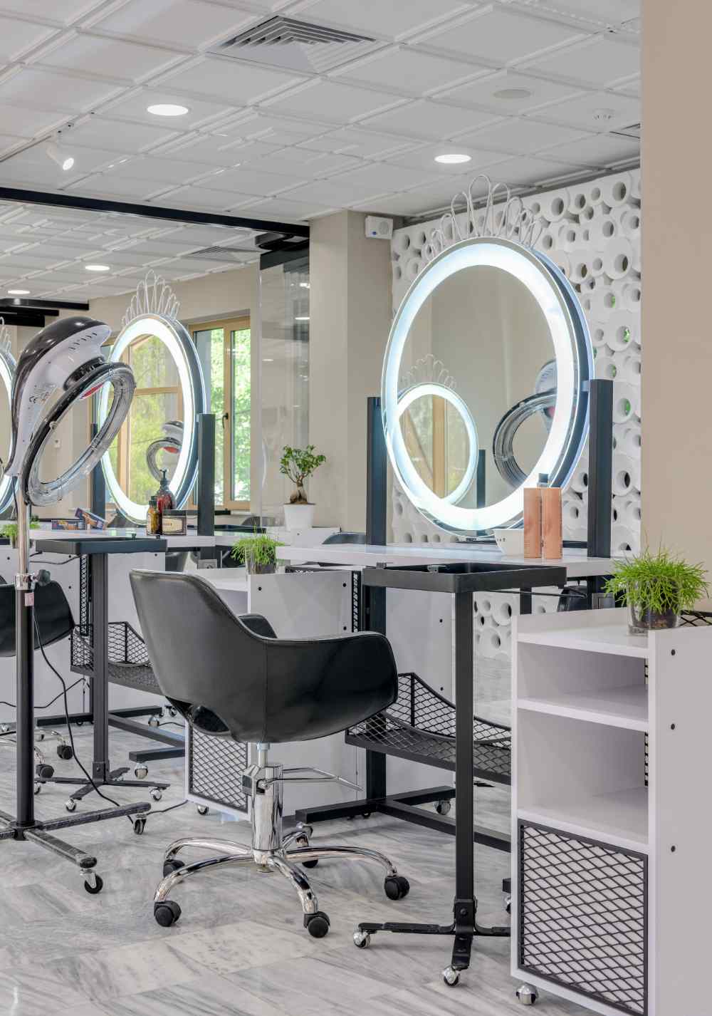 espejo para estilista y peluquero  Diseño de salón de belleza, Interior de  salón de belleza, Decoracion de salon de belleza